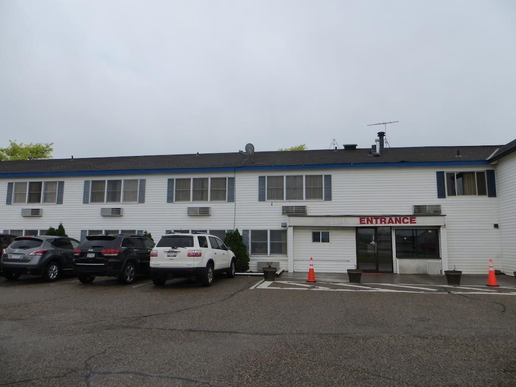 Regency Inn Hudson Exterior photo